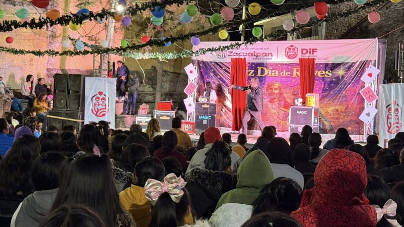 Reyes Magos llevan alegría a niñas y niños de Zacualpan